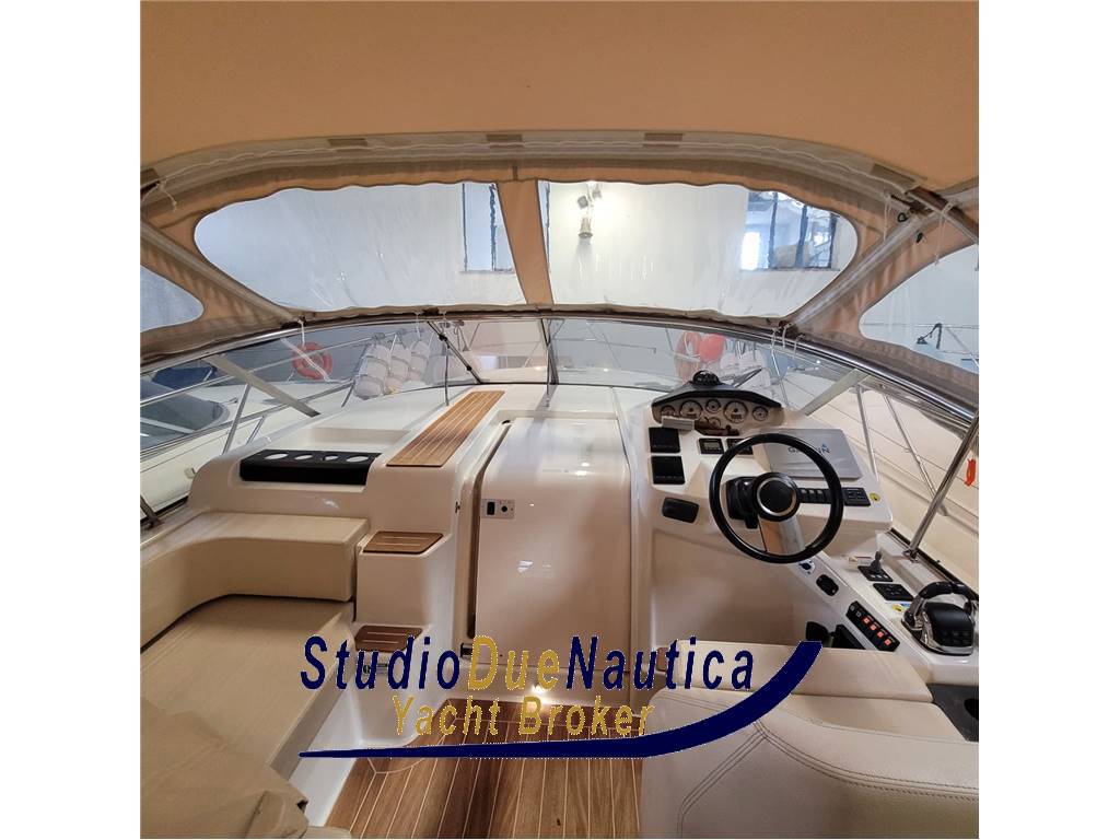 Cranchi Z35 natante