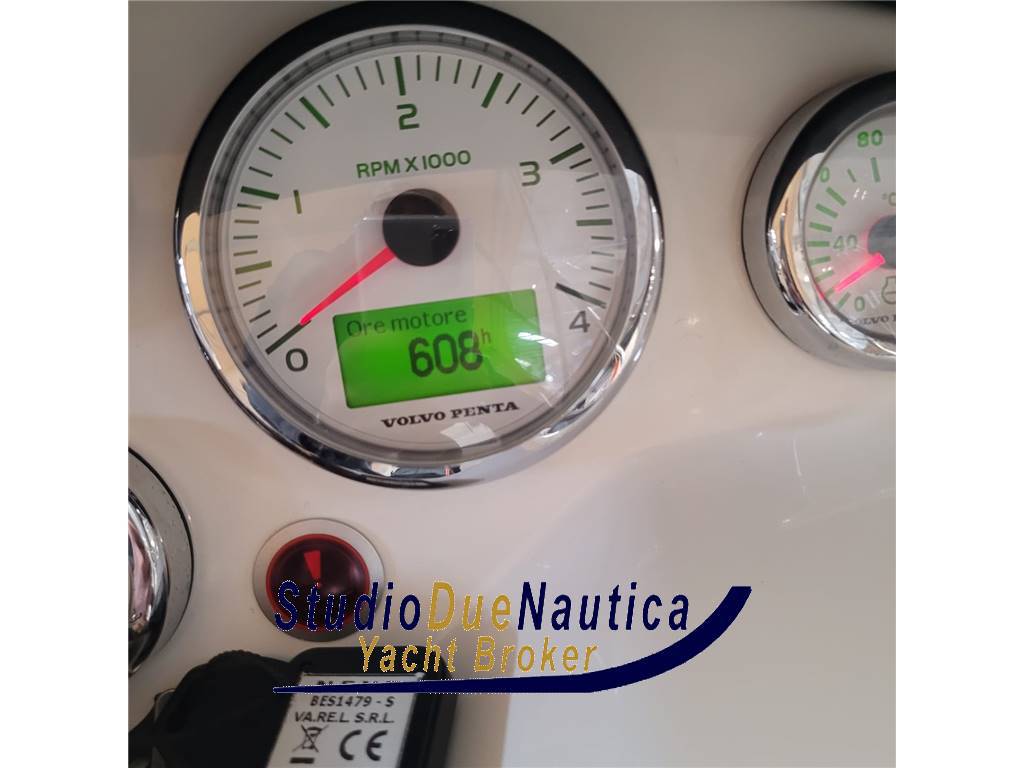 Cranchi Z35 natante