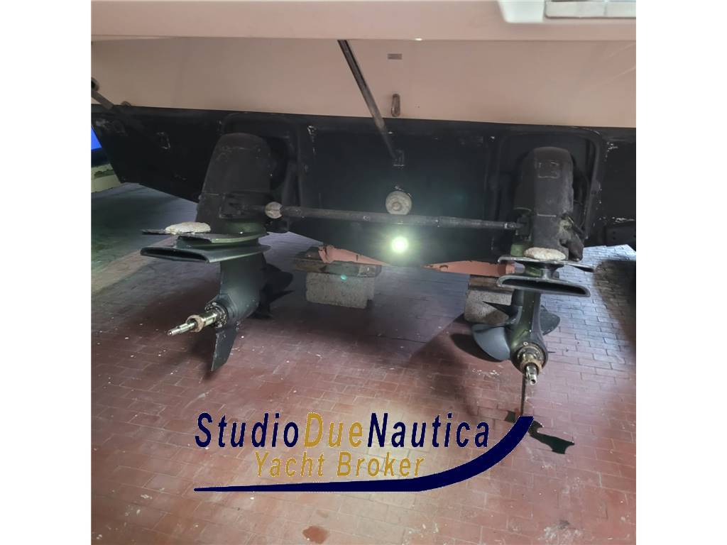 Cranchi Z35 natante