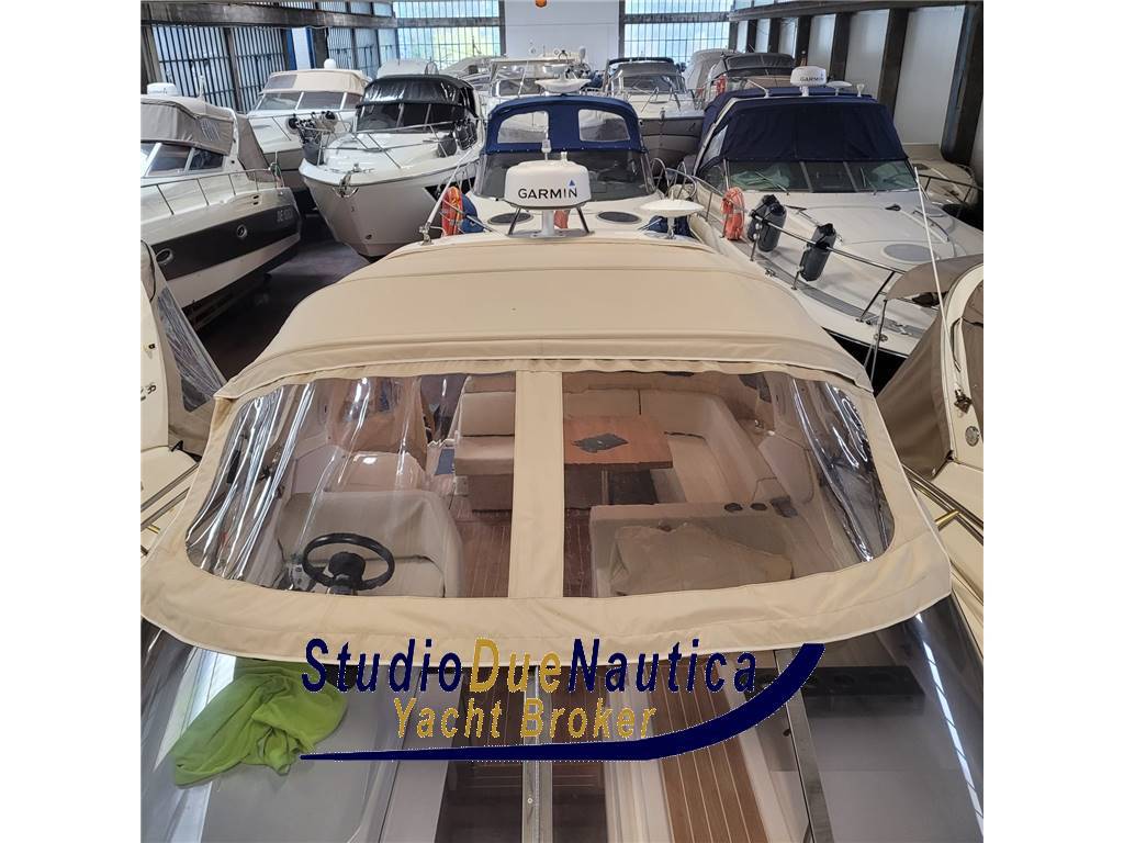 Cranchi Z35 natante
