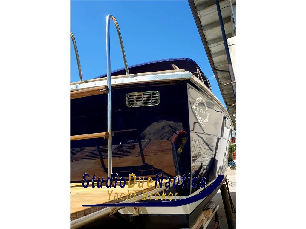 Magnum marine 35