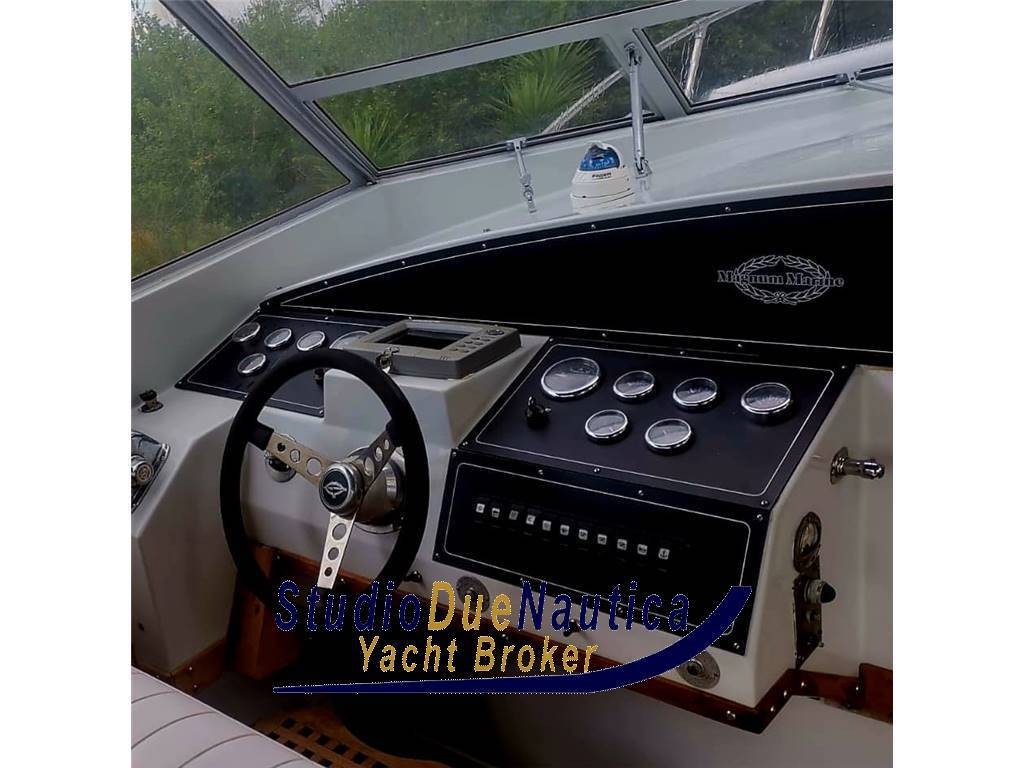 Magnum marine 35