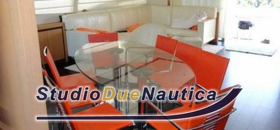 Pershing 90 ht