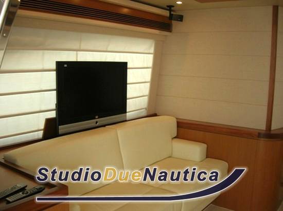 Ferretti 681 fly
