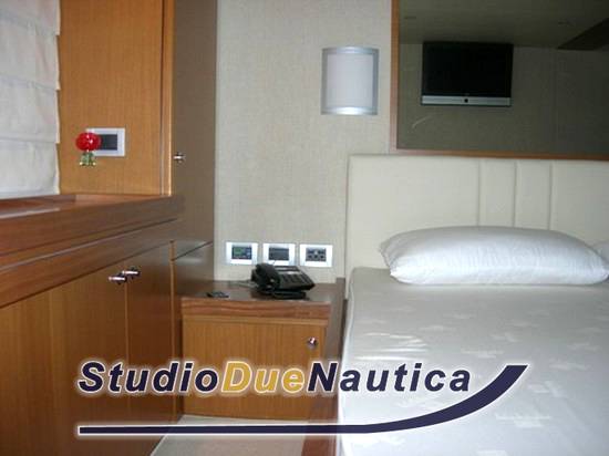 Ferretti 681 fly