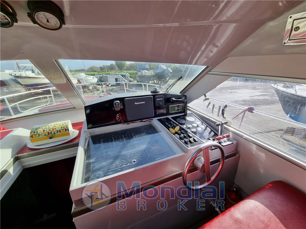 Ferretti 39 fly