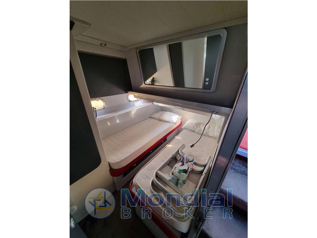 Ferretti 39 fly