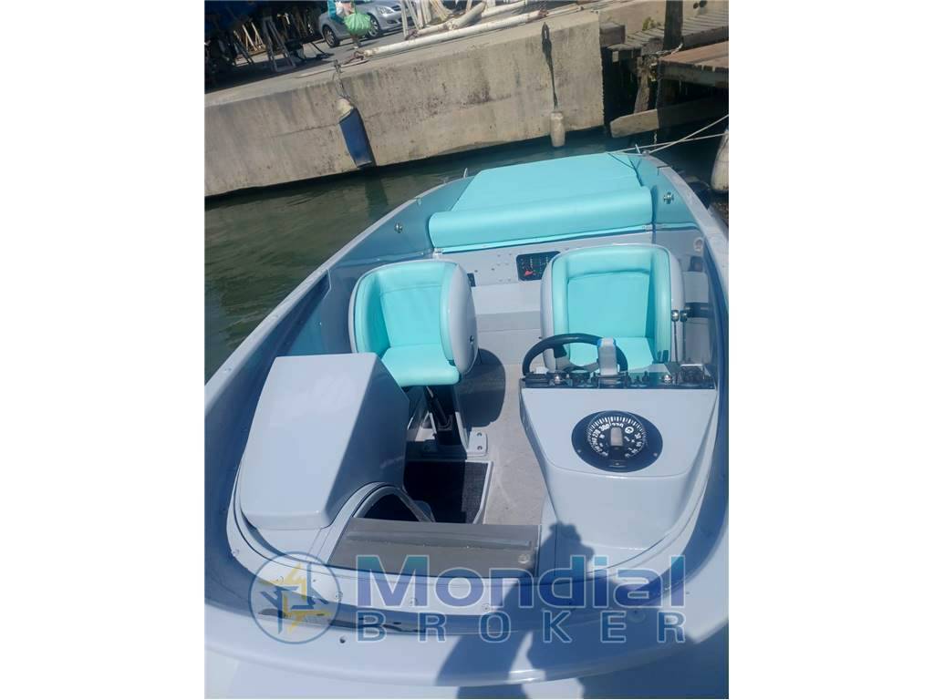 Buzzi 31' open