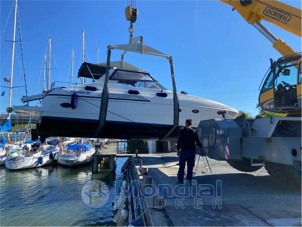 Pershing 40
