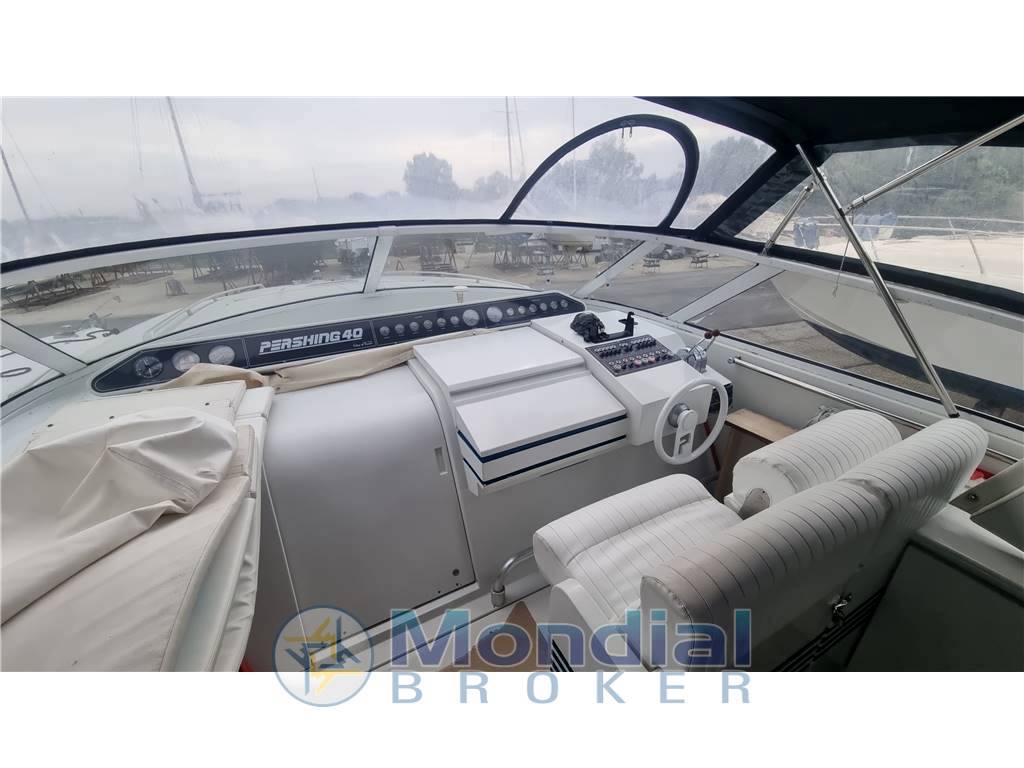 Pershing 40