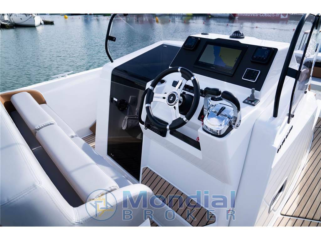 Beneteau Flyer 9 space deck