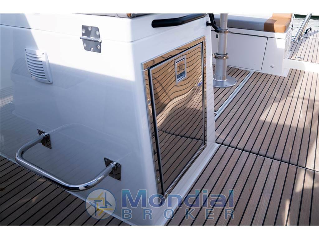 Beneteau Flyer 9 space deck
