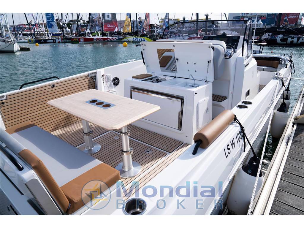 Beneteau Flyer 9 space deck