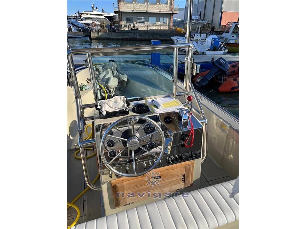 Boston whaler 23 outrage