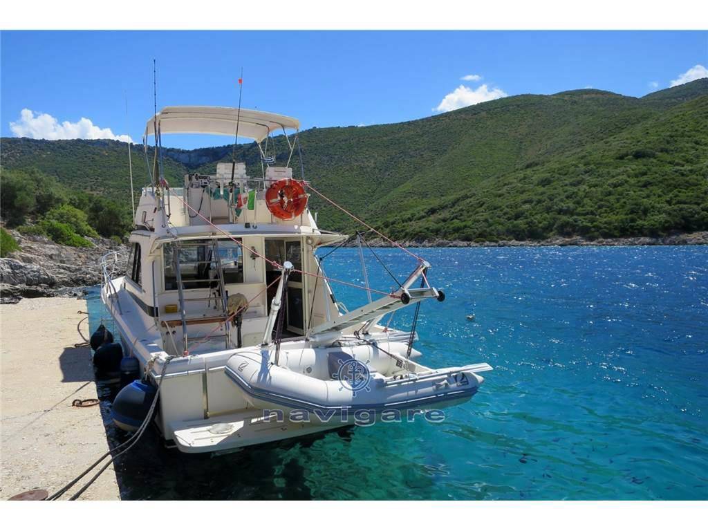 Riviera marine 33 flybridge