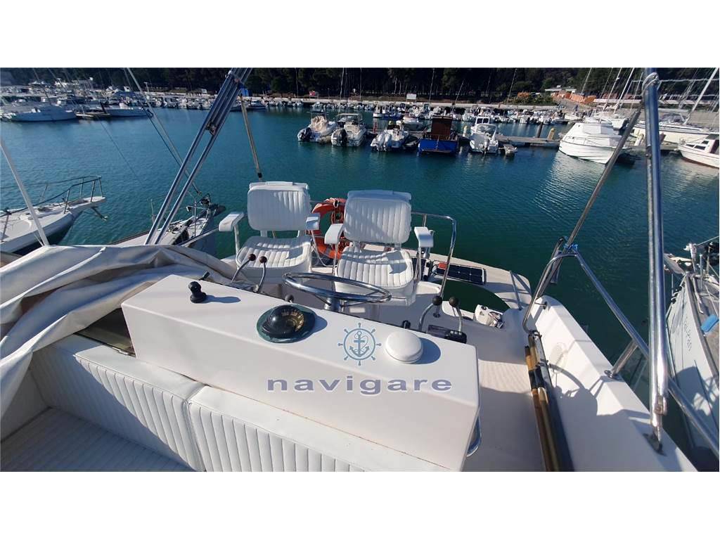 Riviera marine 33 flybridge