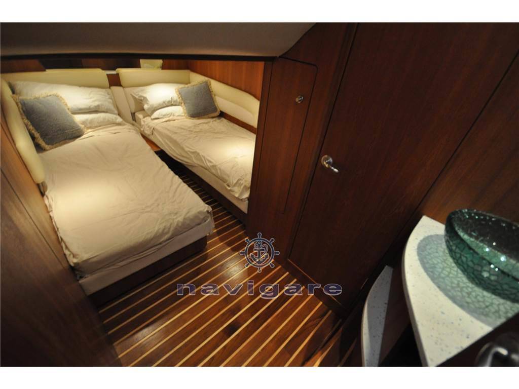 Tiara yachts 4300 sovran