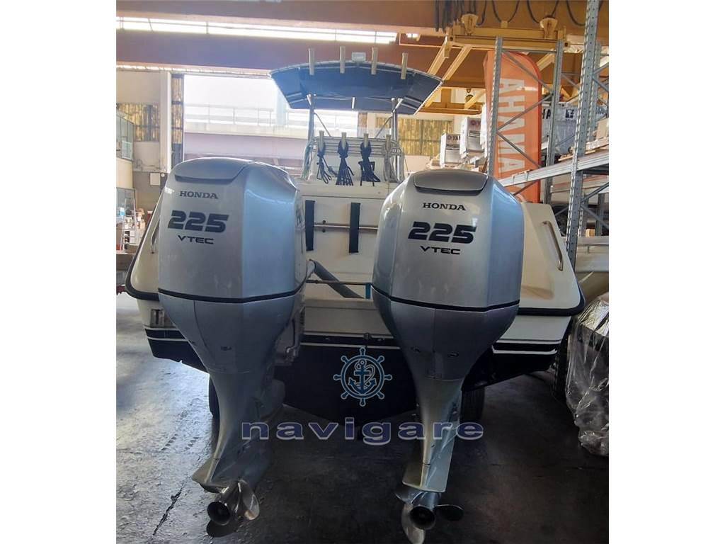 Pursuit 2870 center console