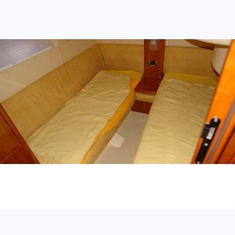 Azimut Az 42