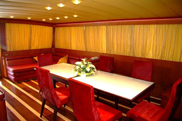 Benetti 23