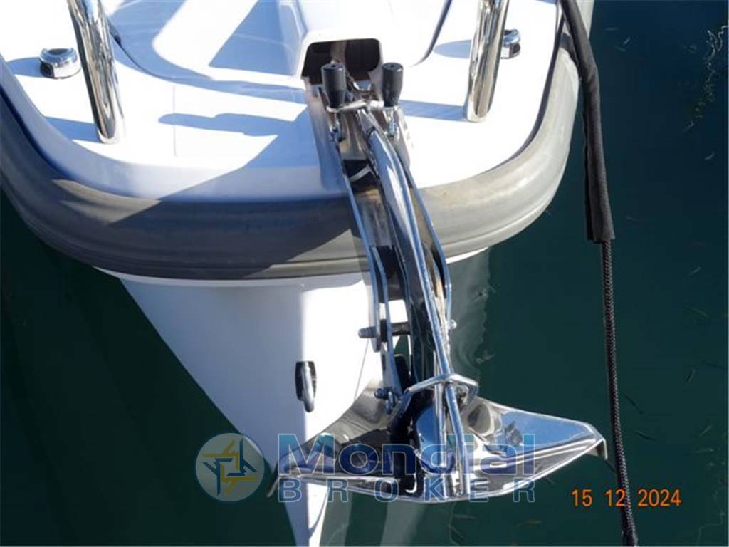 Axopar 37 sun top