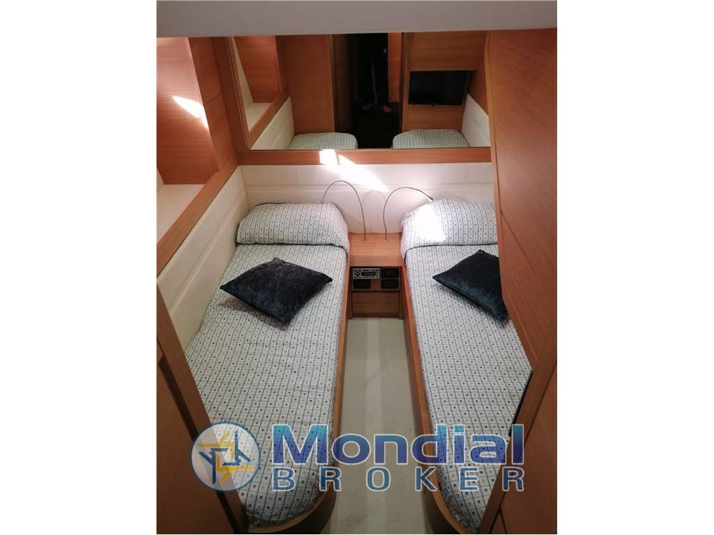 Azimut 64 fly