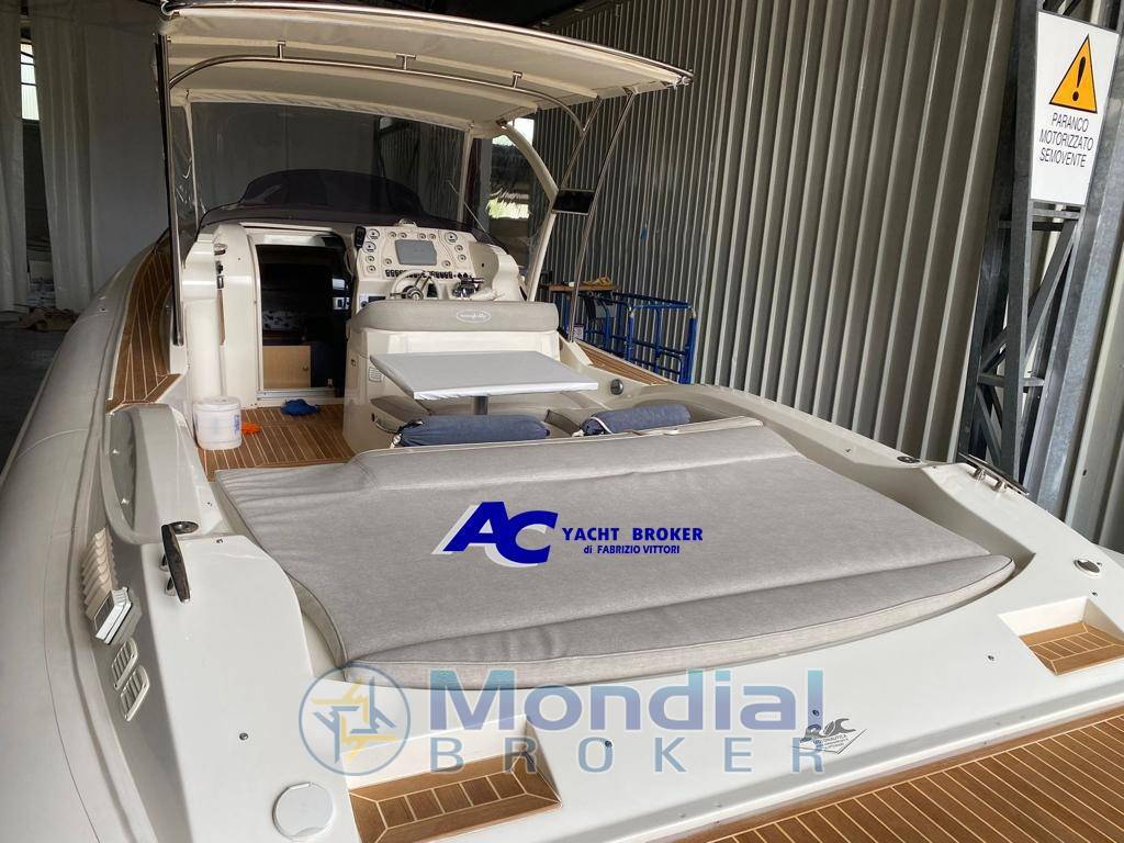 Nuova jolly Prince 35 sport cabin