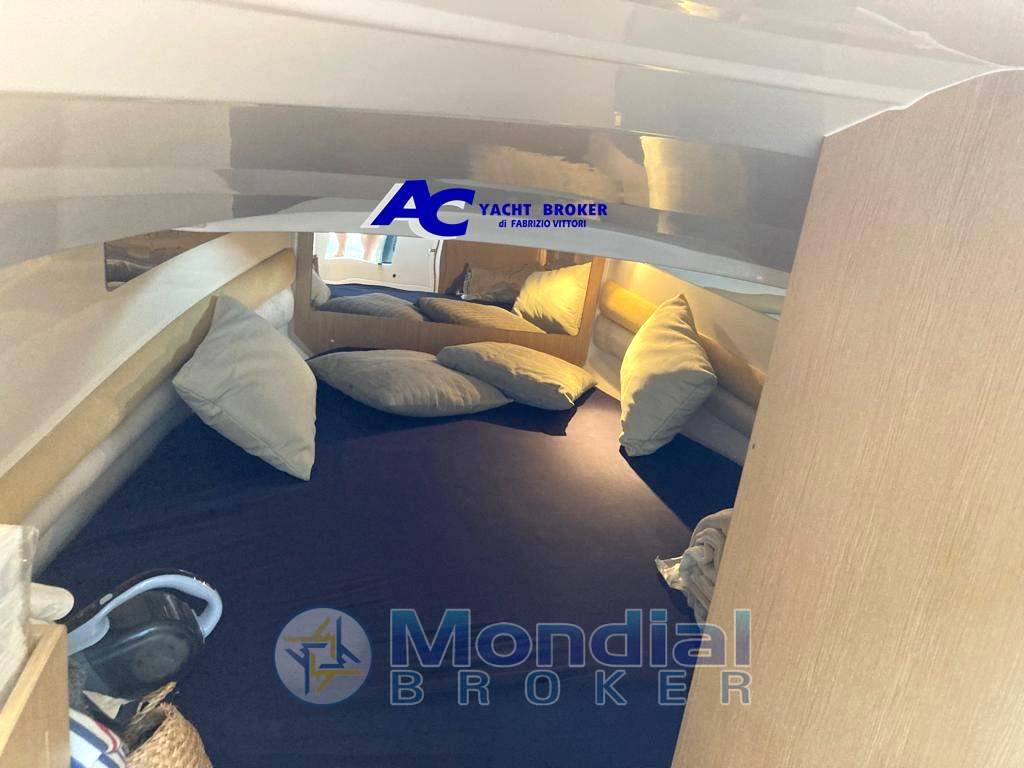 Nuova jolly Prince 35 sport cabin