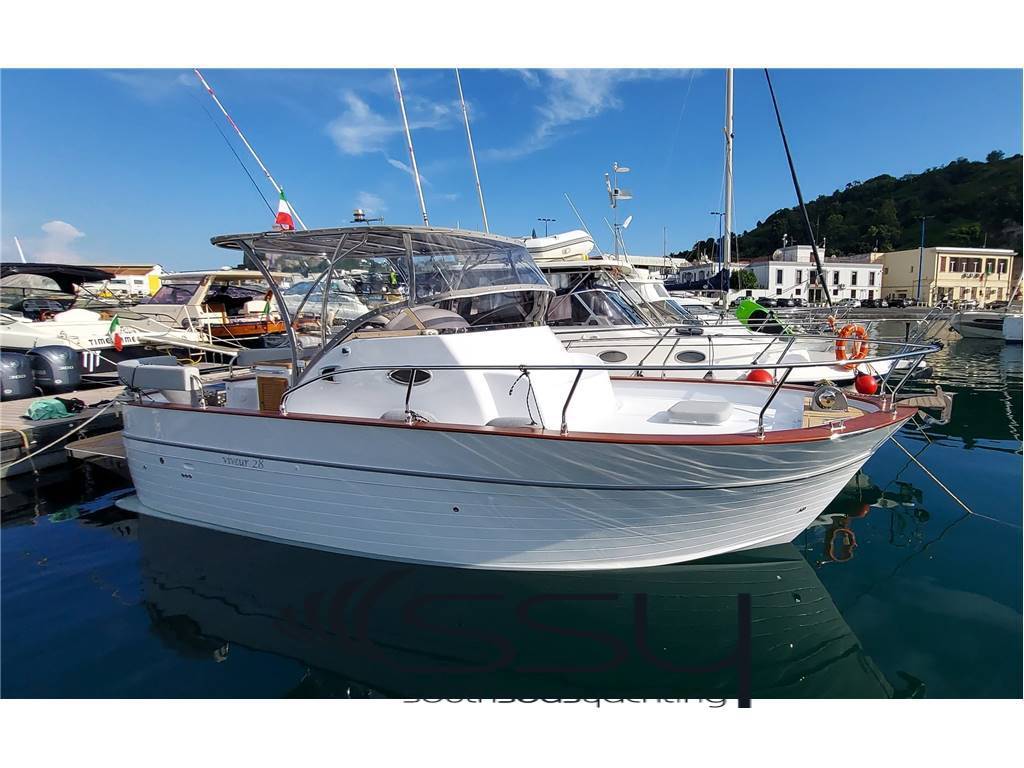 Cantieri tirrenia Gozzo viveur 28 cabin