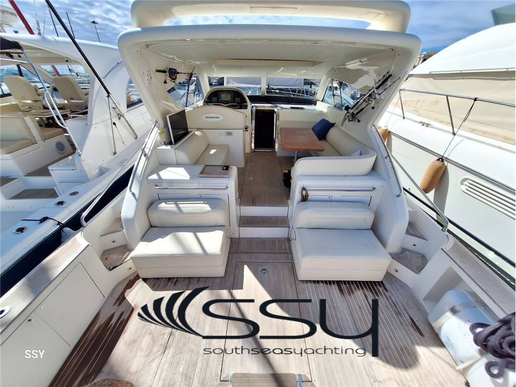 Uniesse 48 hard top