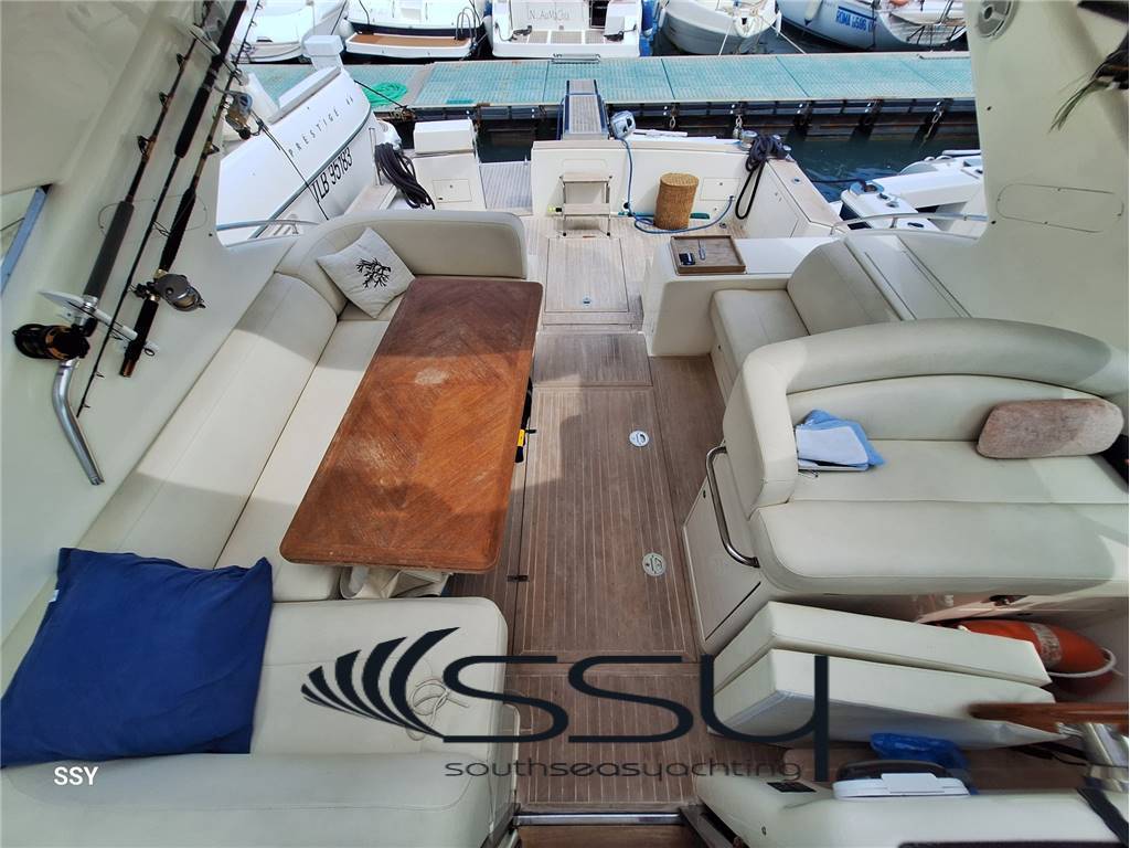 Uniesse 48 hard top
