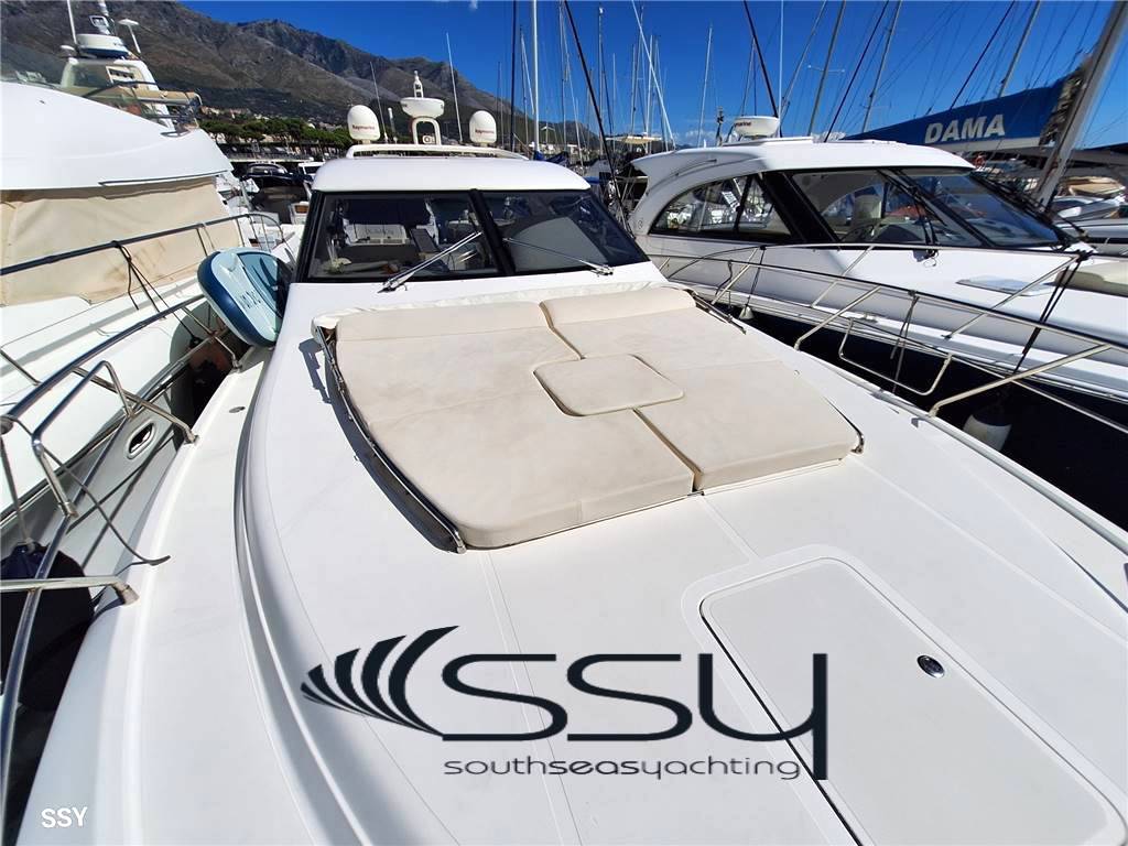 Uniesse 48 hard top