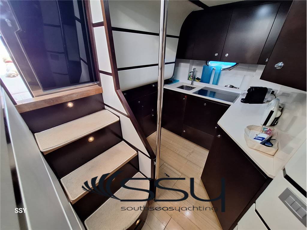 Uniesse 48 hard top