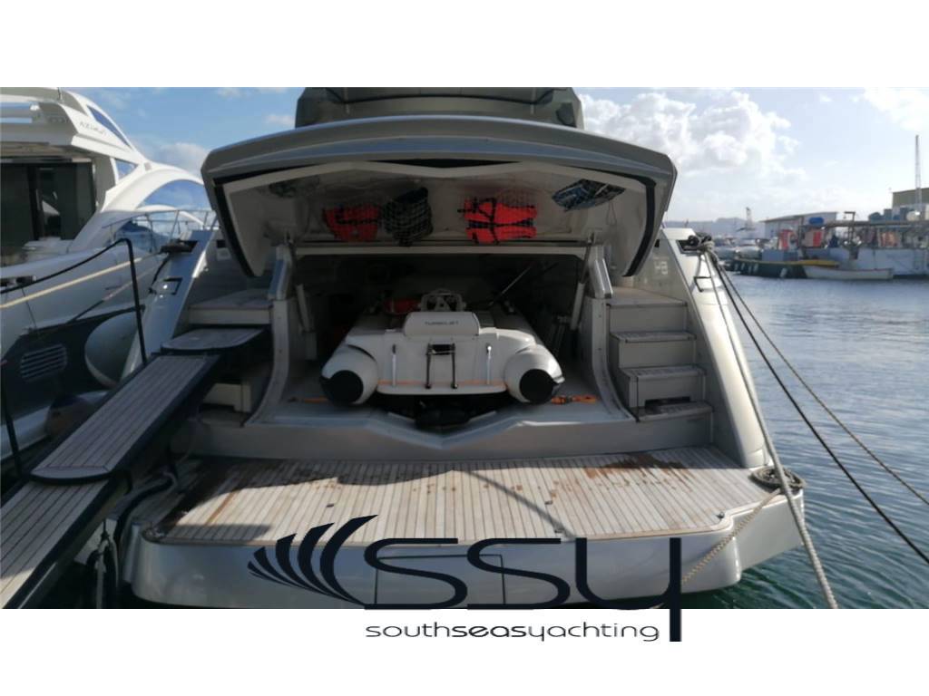 Pershing 64