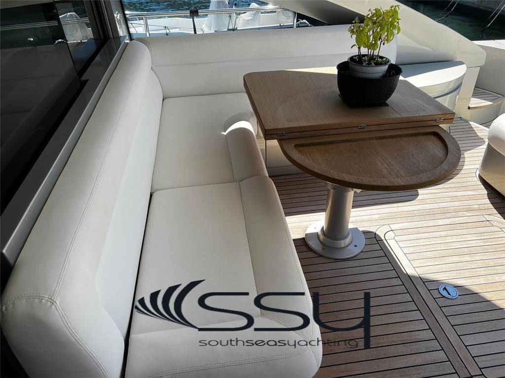 Pershing 64
