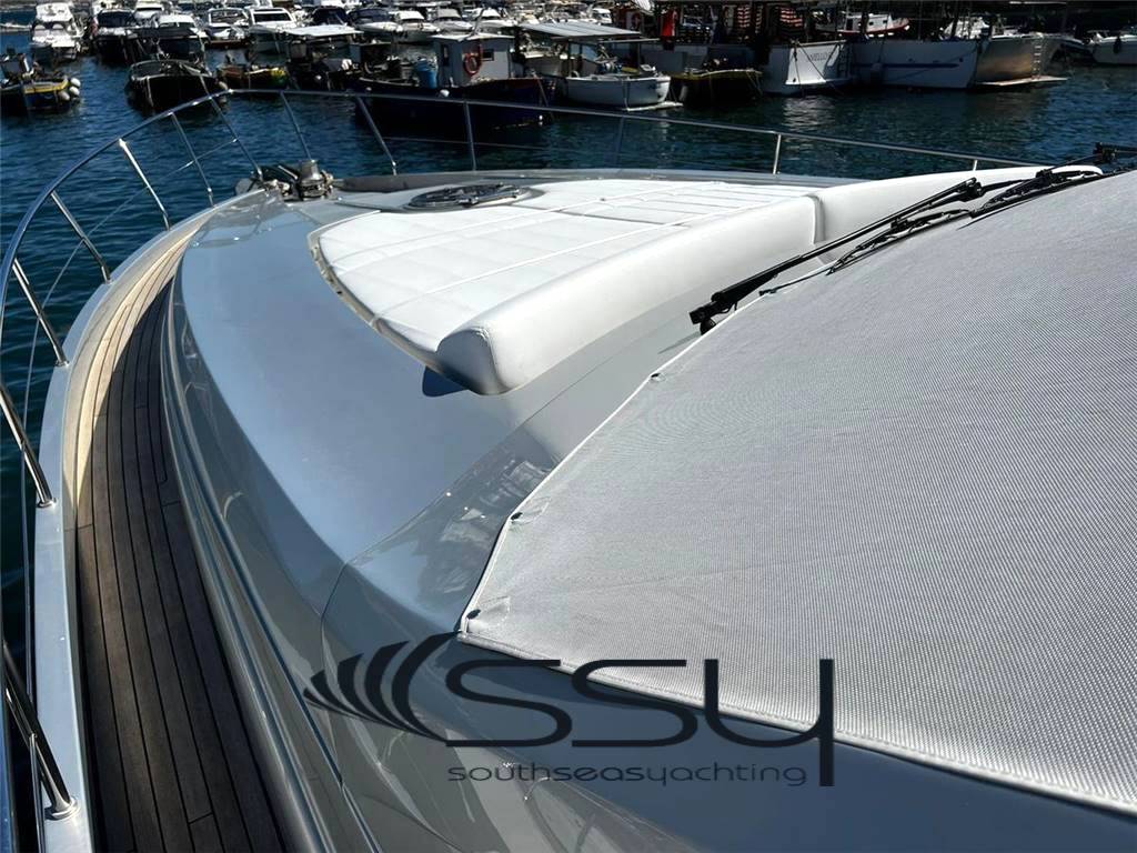 Pershing 64
