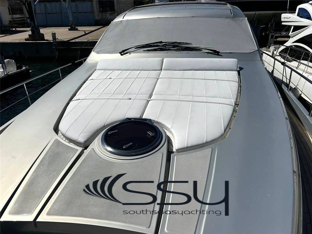 Pershing 64