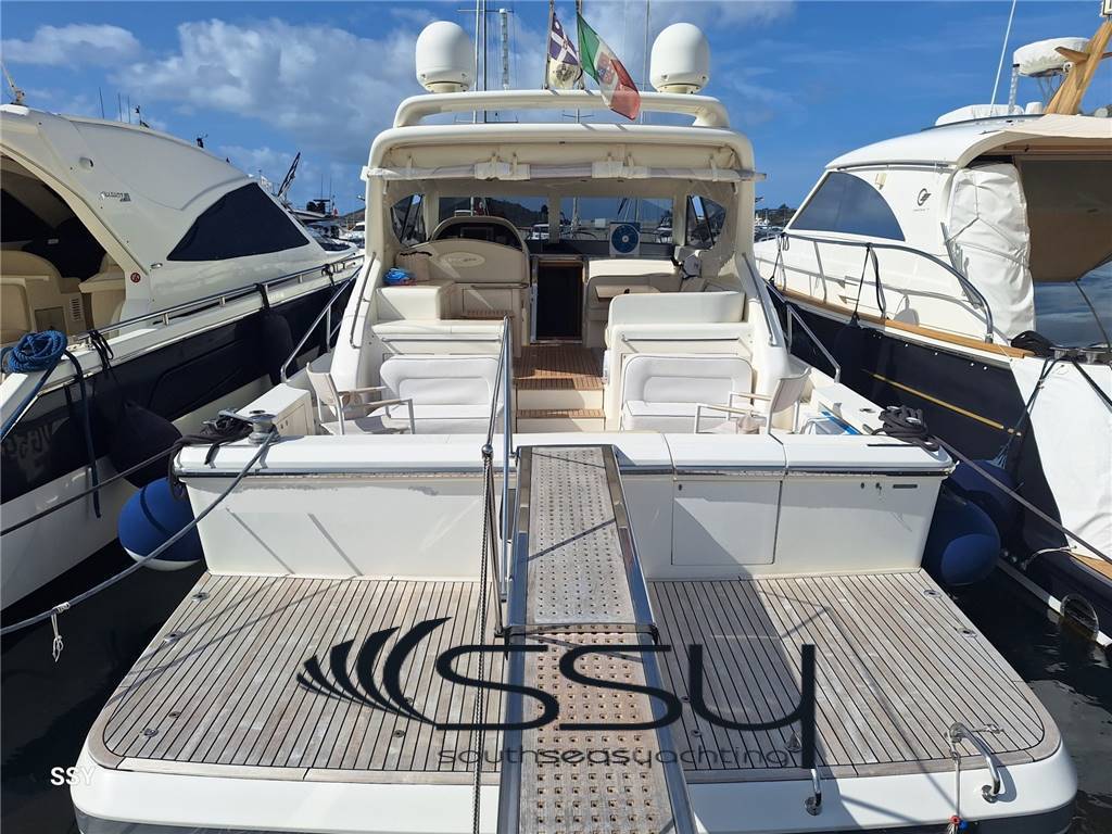 Uniesse 48 hard top
