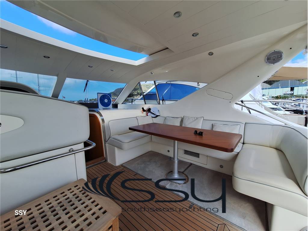 Uniesse 48 hard top