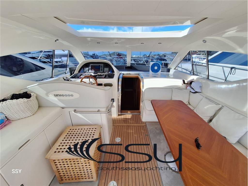Uniesse 48 hard top