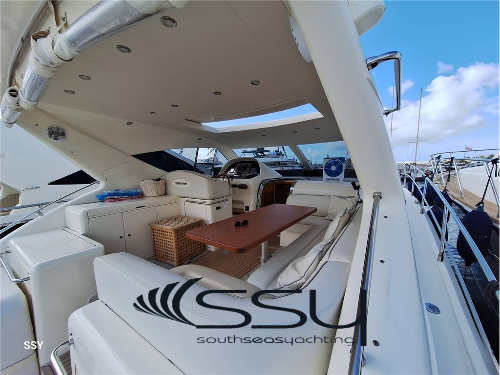 Uniesse 48 hard top