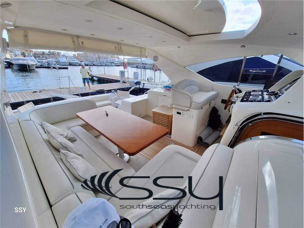 Uniesse 48 hard top
