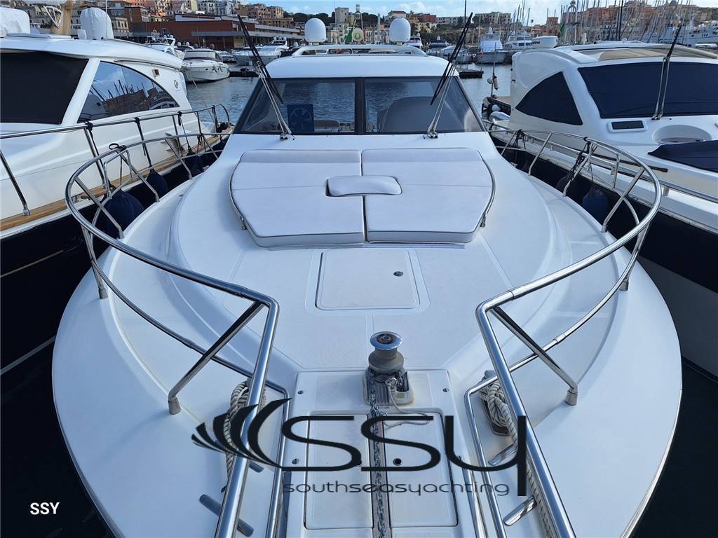 Uniesse 48 hard top