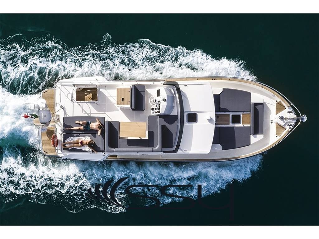 Cranchi T43 eco trawler