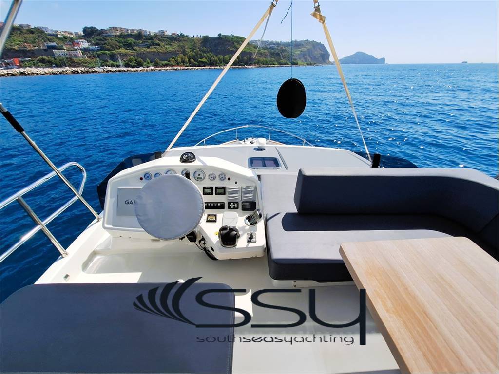 Cranchi T43 eco trawler