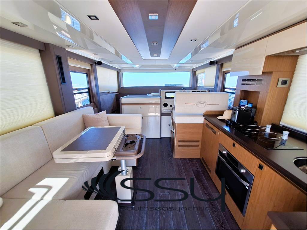 Cranchi T43 eco trawler