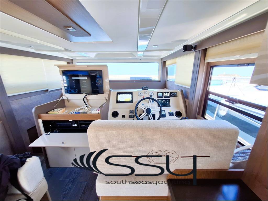 Cranchi T43 eco trawler