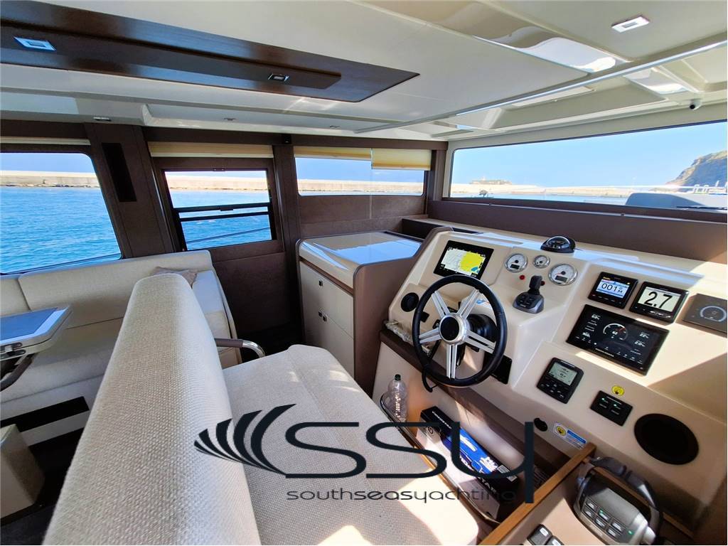 Cranchi T43 eco trawler