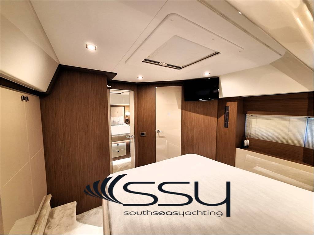 Cranchi T43 eco trawler