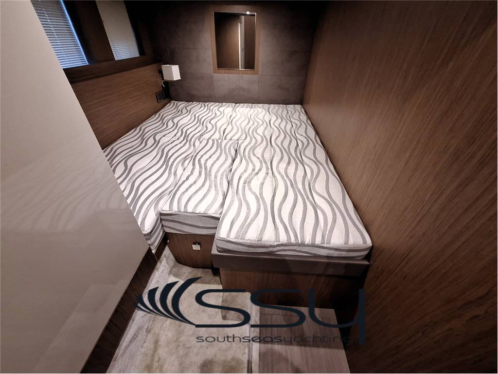 Cranchi T43 eco trawler